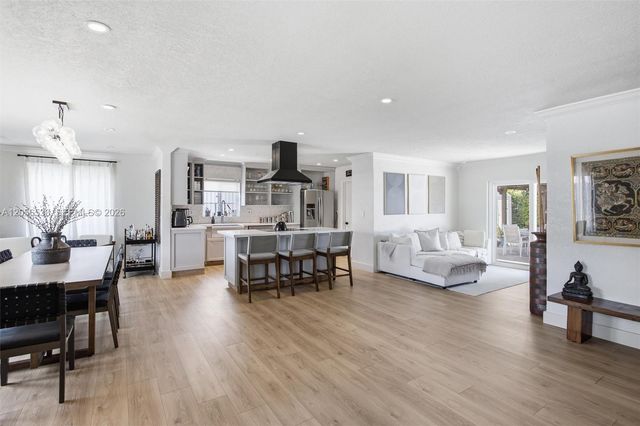 9123 SW 181st St, Palmetto Bay, FL 33157