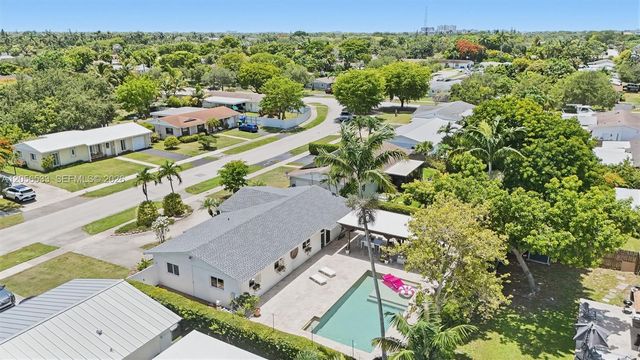 9123 SW 181st St, Palmetto Bay, FL 33157