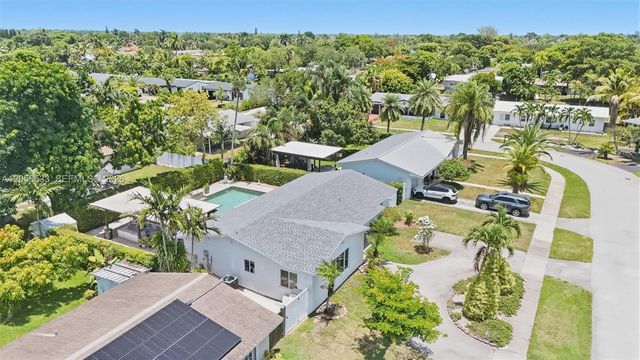 9123 SW 181st St, Palmetto Bay, FL 33157