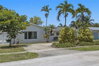 9123 SW 181st St, Palmetto Bay, FL 33157