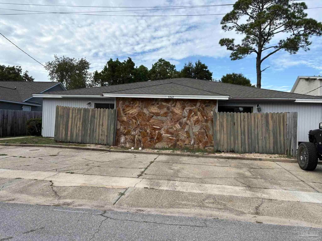 3262 Maplewood Dr B, Gulf Breeze, FL 32563