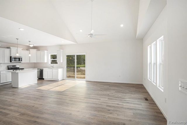 380 Dorchester Drive, Howell, MI 48855