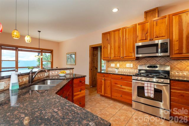 30 Wedgewood Terrace, Black Mountain, NC 28711