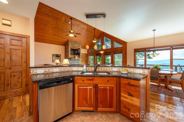 30 Wedgewood Terrace, Black Mountain, NC 28711