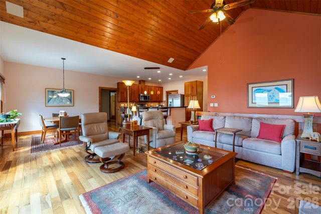 30 Wedgewood Terrace, Black Mountain, NC 28711