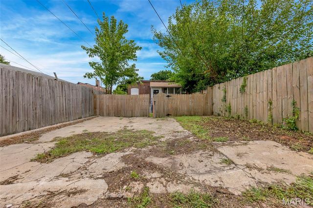 3627 Louisiana Ave, St Louis, MO 63118