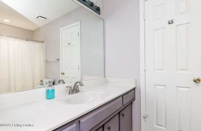 222 Rolling Ridge Way, Simpsonville, KY 40067