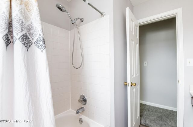 222 Rolling Ridge Way, Simpsonville, KY 40067