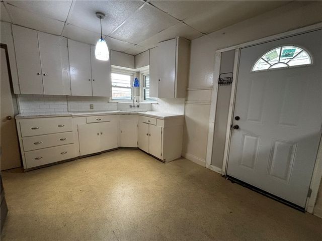 1241 Cambridge Dr, Corpus Christi, TX 78404