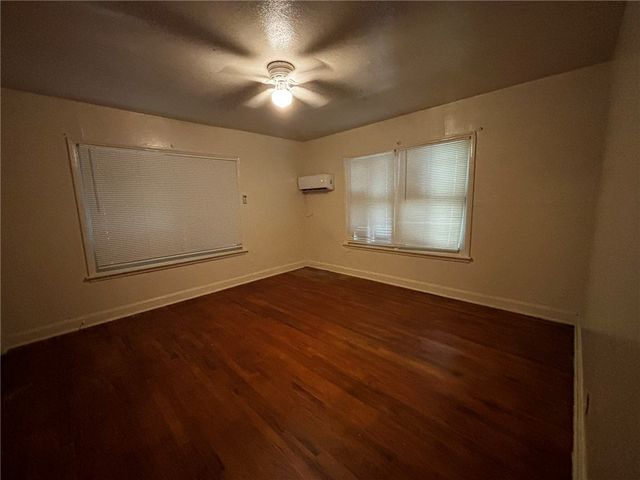 1241 Cambridge Dr, Corpus Christi, TX 78404