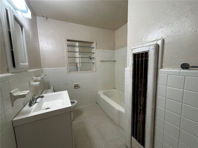 1241 Cambridge Dr, Corpus Christi, TX 78404