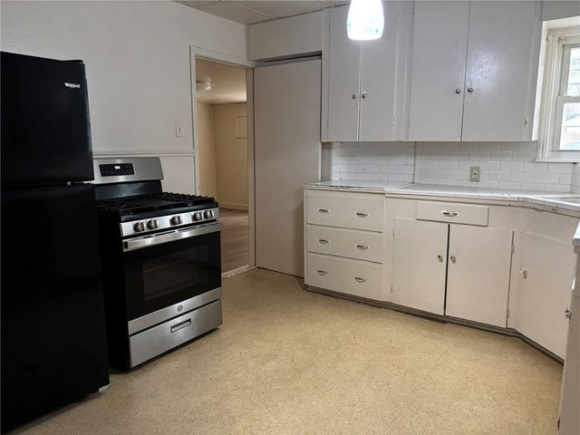 1241 Cambridge Dr, Corpus Christi, TX 78404