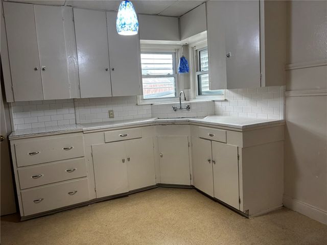 1241 Cambridge Dr, Corpus Christi, TX 78404