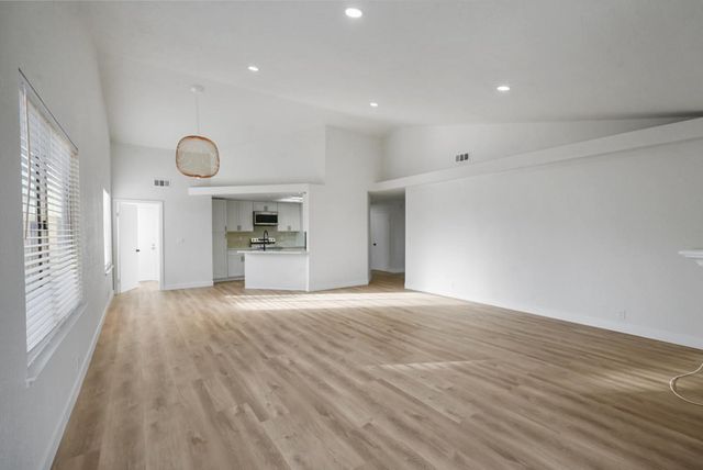 1128 Raymond Dr, Modesto, CA 95351