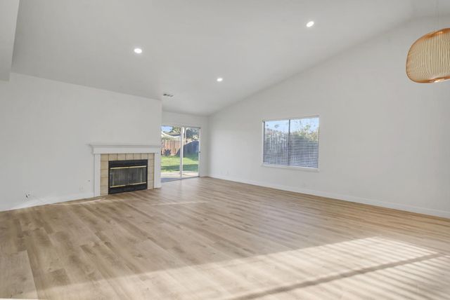 1128 Raymond Dr, Modesto, CA 95351