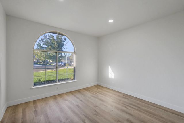 1128 Raymond Dr, Modesto, CA 95351