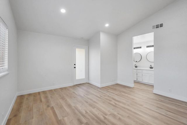 1128 Raymond Dr, Modesto, CA 95351