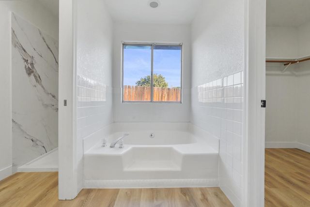 1128 Raymond Dr, Modesto, CA 95351