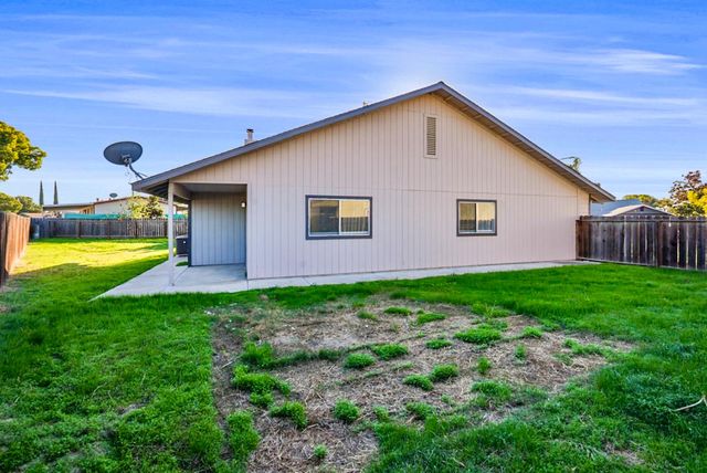 1128 Raymond Dr, Modesto, CA 95351
