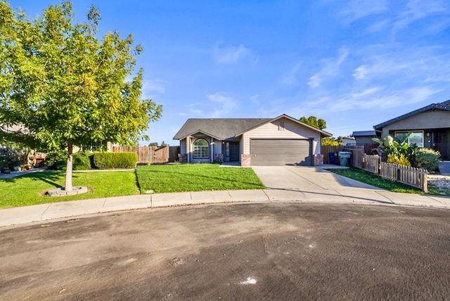 1128 Raymond Dr, Modesto, CA 95351