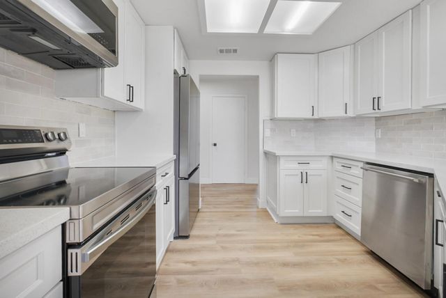 1128 Raymond Dr, Modesto, CA 95351