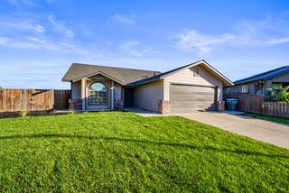 1128 Raymond Dr, Modesto, CA 95351