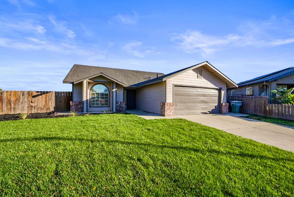 1128 Raymond Dr, Modesto, CA 95351