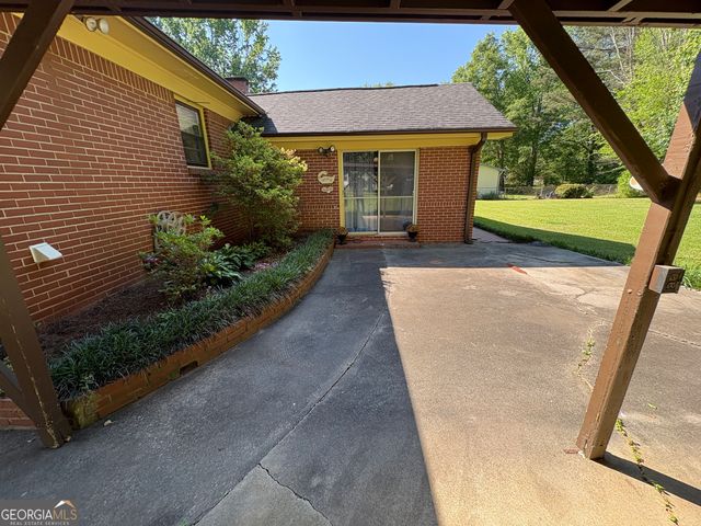 1344 Oakdale Drive, Griffin, GA 30224