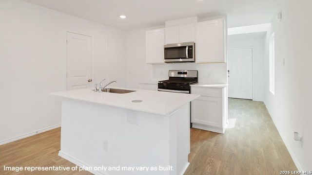 16051 Mahogany Way, Elmendorf, TX 78112