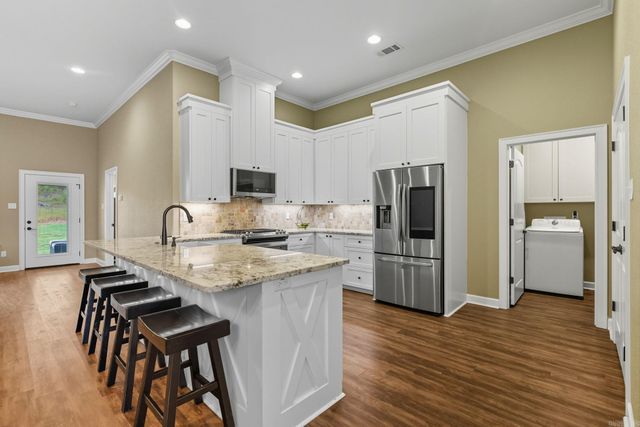 9009 Wooddale Dr, Sherwood, AR 72120