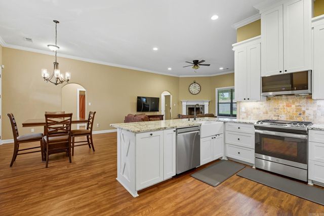 9009 Wooddale Dr, Sherwood, AR 72120