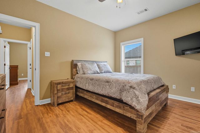 9009 Wooddale Dr, Sherwood, AR 72120