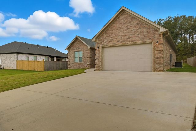 9009 Wooddale Dr, Sherwood, AR 72120