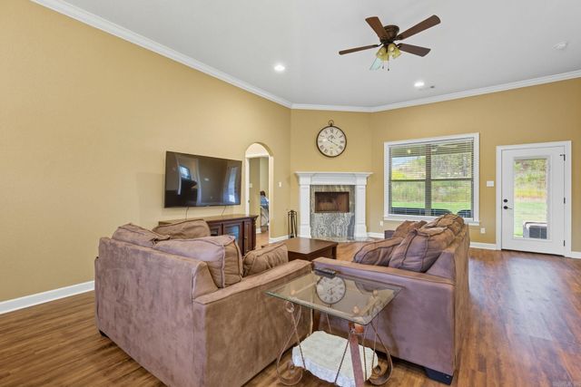 9009 Wooddale Dr, Sherwood, AR 72120