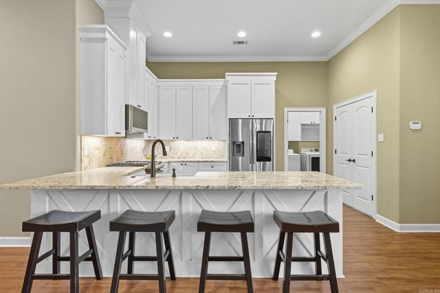 9009 Wooddale Dr, Sherwood, AR 72120