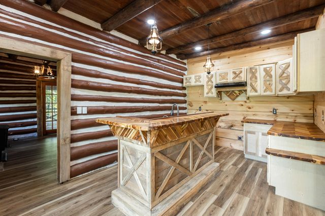 98 Gadsden Avenue, Menlo, GA 30731