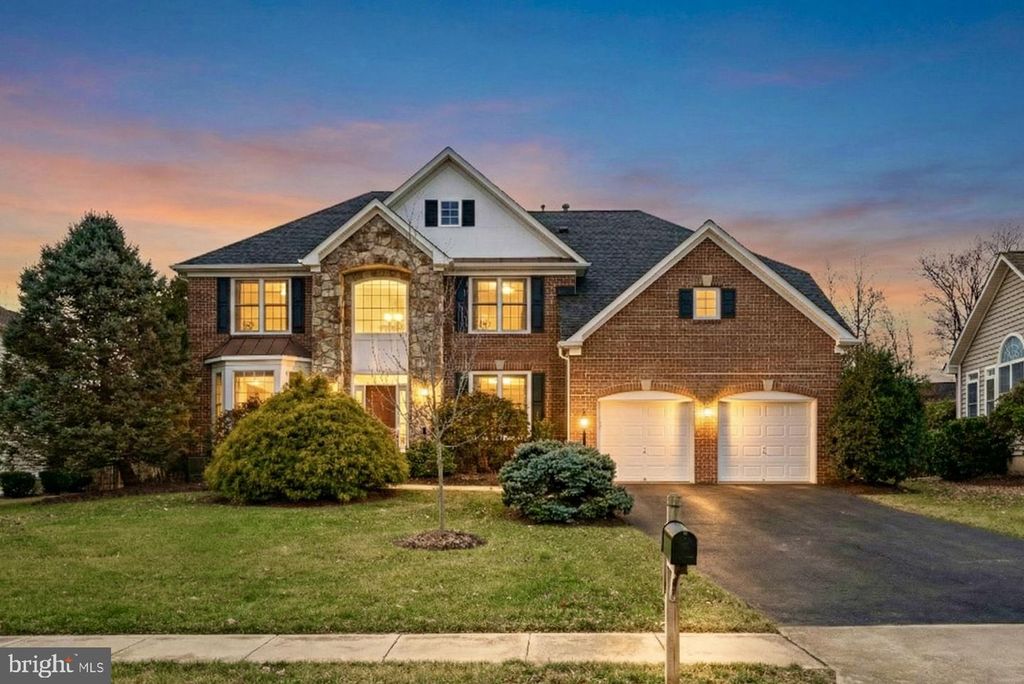 Image 1 of property listing at 9084 ACADIA PARK DR, Bristow, VA 20136