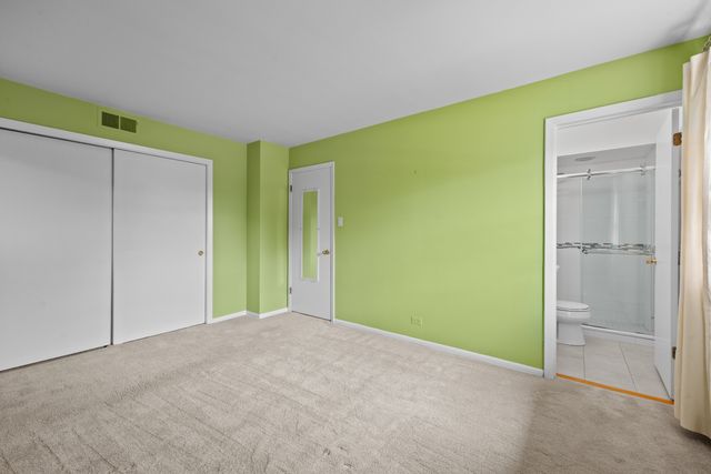 10710 W Cermak Road 2W, Westchester, IL 60154