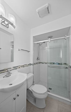 10710 W Cermak Road 2W, Westchester, IL 60154