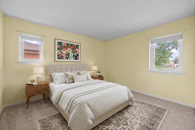 10710 W Cermak Road 2W, Westchester, IL 60154