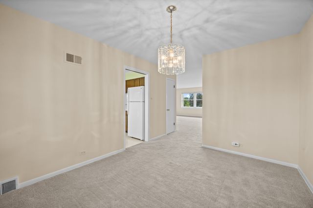 10710 W Cermak Road 2W, Westchester, IL 60154