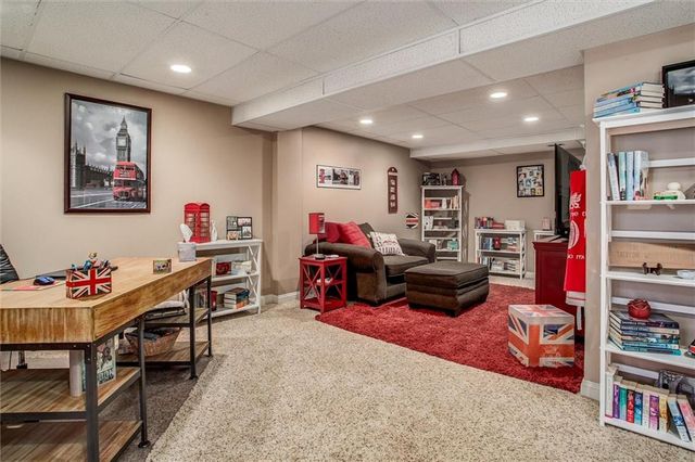 8016 N Flora Avenue, Kansas City, MO 64118