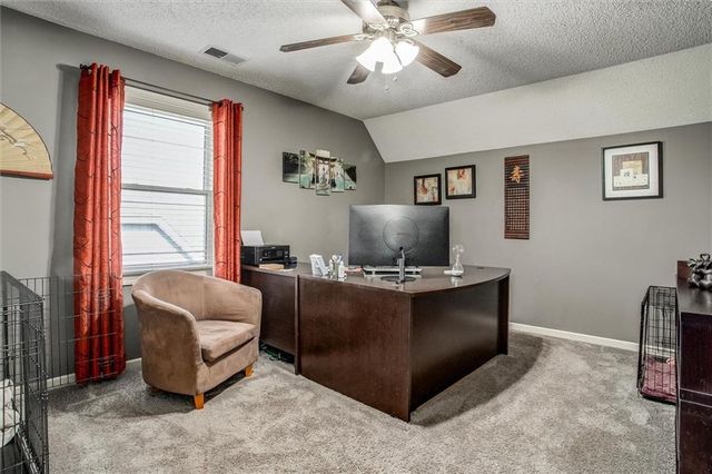 8016 N Flora Avenue, Kansas City, MO 64118