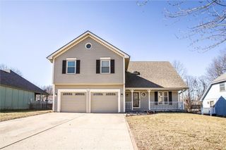 8016 N Flora Avenue, Kansas City, MO 64118