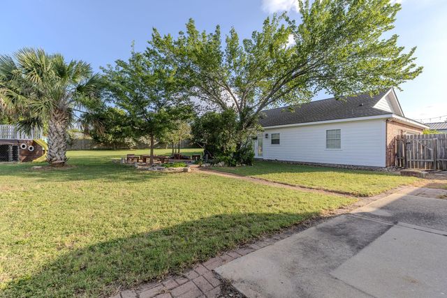 104 Adelfa DR, Round Rock, TX 78664