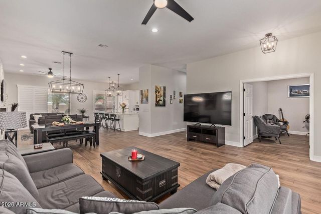 6319 E JUNIPER Avenue, Scottsdale, AZ 85254