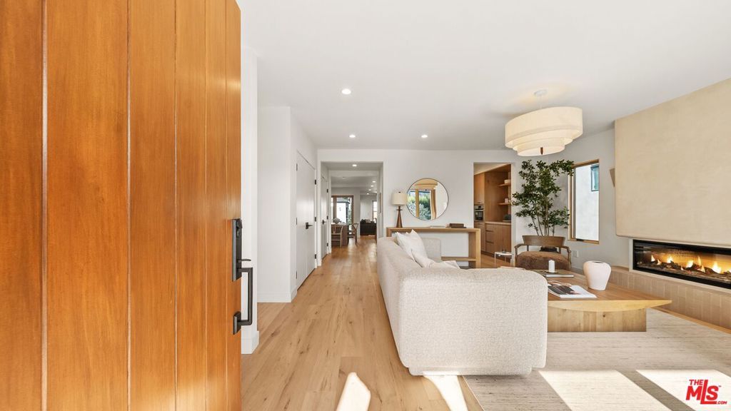3452 Moore Street, Los Angeles, CA 90066 — photo 4