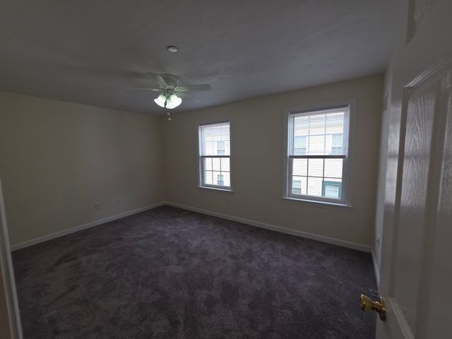 958 Warren Ave 8, Brockton, MA 02301