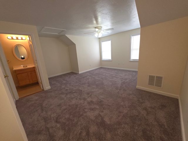 958 Warren Ave 8, Brockton, MA 02301