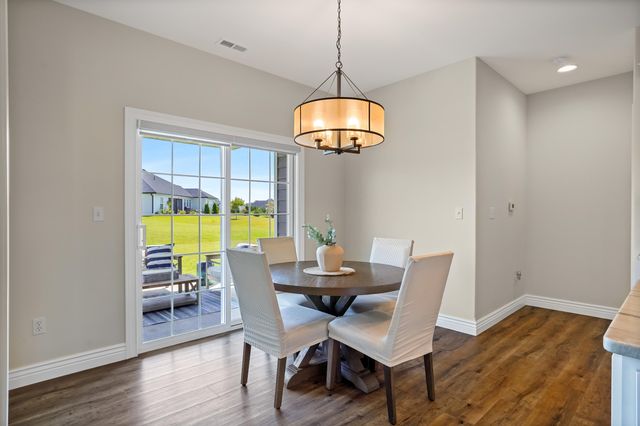 1104 SHADOW HAWK CT, Columbia, MO 65201